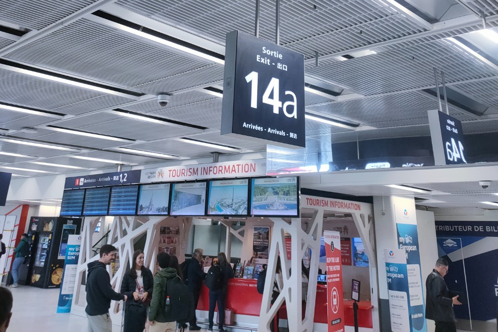 Meet and Greet Point ORLY 1 and 2