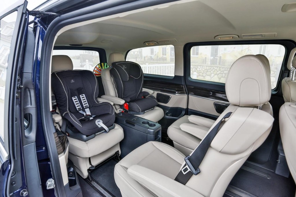Premium GEUTZ van interior with child seats